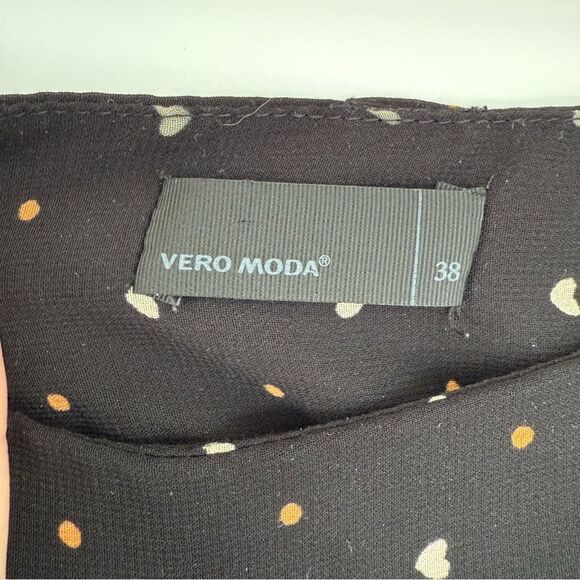 VERO MODA |  Black and White Pleated Mini Skater Skirt - Picture 4 of 11